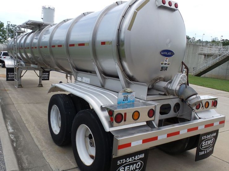 2007 Walker tank trailer Lot DH3776, Online Only Truck and Trailer