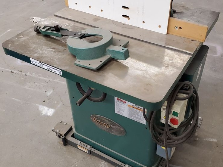 2003 Grizzly G1206 shaper Lot GO9144, Online Only Government Auction