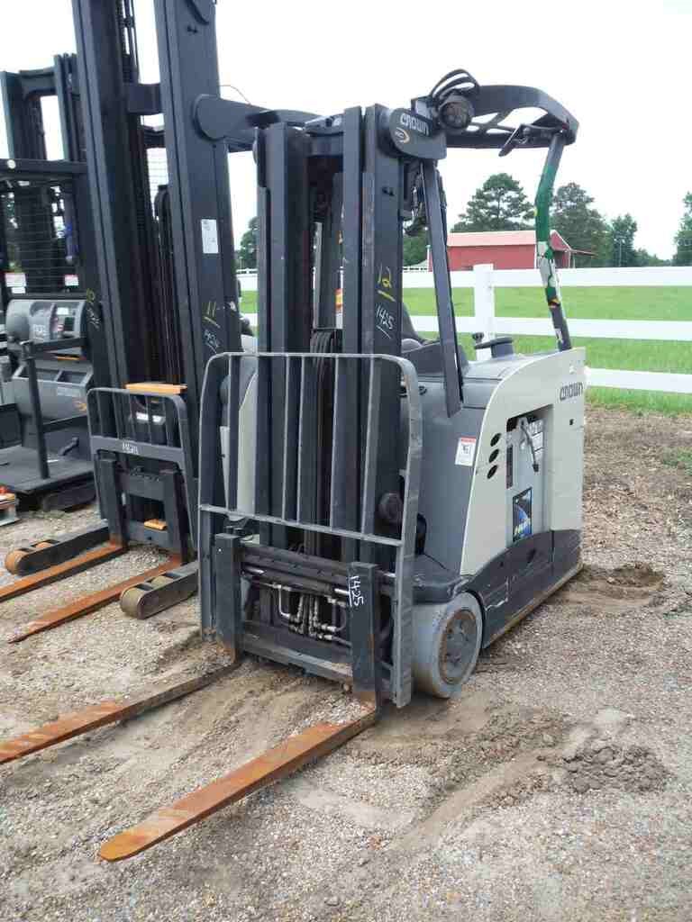 Crown S500 Warehouse Forklift S N 1a451569 Salvage Flood Damaged 36v Lot 1425 Huge 2 Day Public Auction 7 15 2020 Deanco Auctioneers Auction Resource