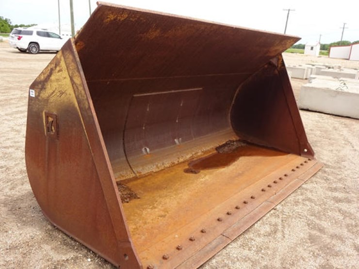 Payloader Bucket (PZ4828) Lot 172, Online Only Equipment Auction, 7