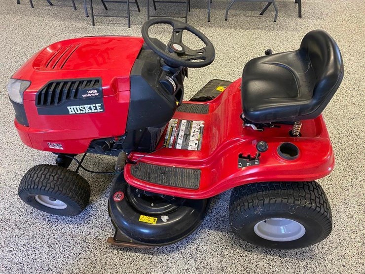 Huskee Lt 4200 Lawn Tractor Lot 9 Upper Midwest Timed Online