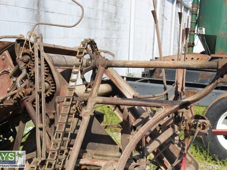 International Harvester Grain Binder Lot 0087, ABSOLUTE ONLINE