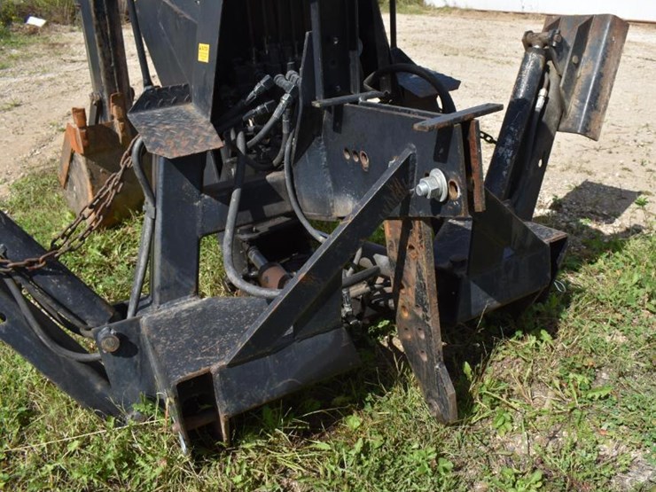 Kelley B60 Backhoe Attachment Lot 2, 2005 Chevrolet 2500 4X4