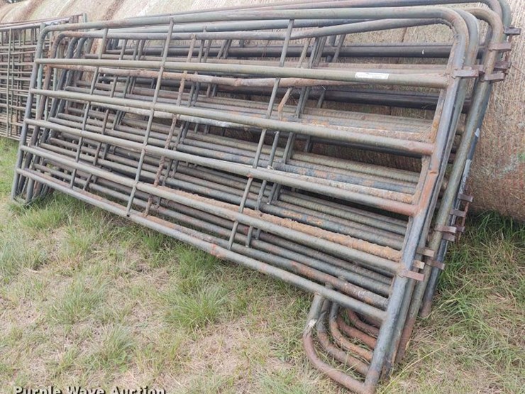 (9) cattle panels Lot EQ9424, Online Only Ag Equipment Auction, 10/7