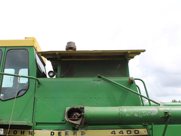 1970 John Deere 4400 Lot 603, ONLINE ABSOLUTE AUCTION COMBINES