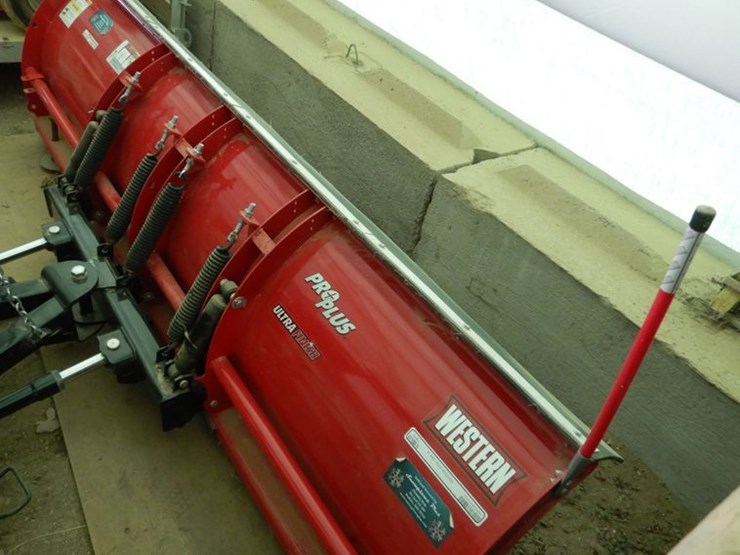 Western Pro Plus snow plow Lot AF9935, Online Only Vehicle and