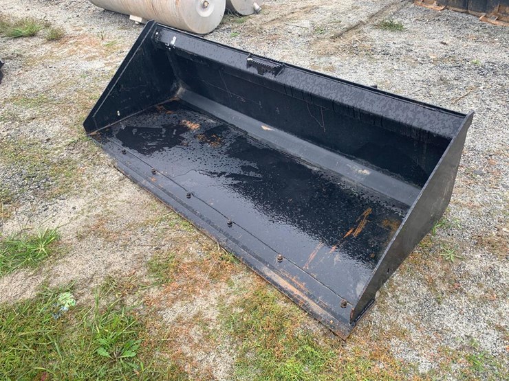 UNUSED 72in Smooth Edge Skid Steer Bucket Lot 919, OCTOBER 24TH IRON