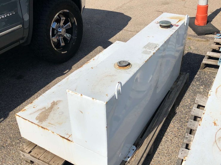 105 Gallon LShaped Portable Fuel Tank (Wichita, Ks) Lot 3450
