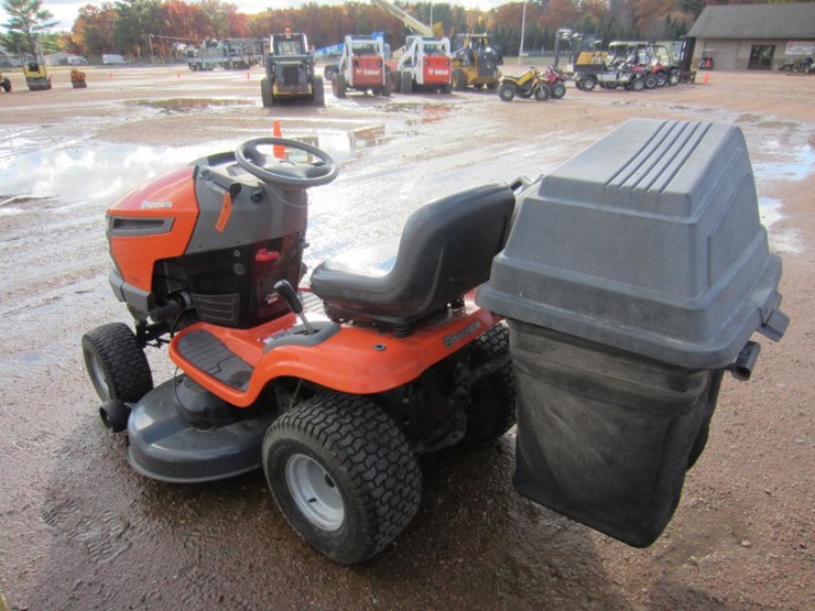 Husqvarna YTH2246 Lot 15271, 2020 Fall Nitke Contractor Sale