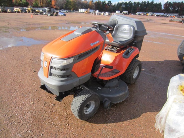 Husqvarna YTH2246 Lot 15271, 2020 Fall Nitke Contractor Sale