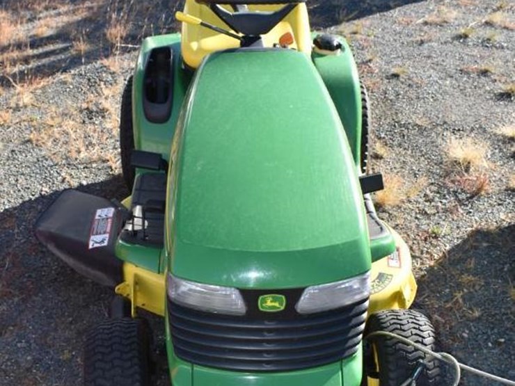 John Deere LT180 Lot 1206, Cub Cadet Commercial Mower, (4) John