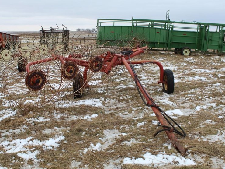 Vicon Wheel Rake - Lot #27, Schmidt Estate Farm Machinery Auction, 11 ...