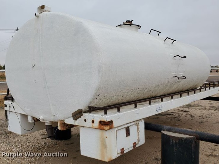 Fiberglass water tank bed Lot DG8325, Online Only Passmore Brothers