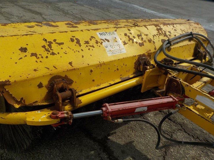 2010 Superior Broom SM80CT Lot , Ohio Equipment Auction, 12/10/2020