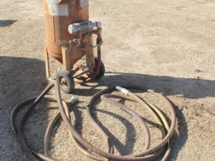300LB SandBlasting Pot w/Hose Lot 120, Oilfield Equipment & More, 2