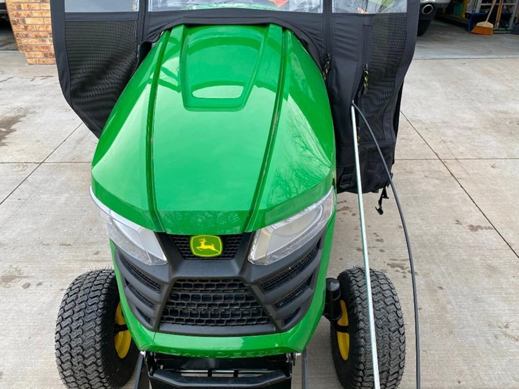 2019 JOHN DEERE X370 Lot 1, 2019 John Deere X370 Garden Tractor With