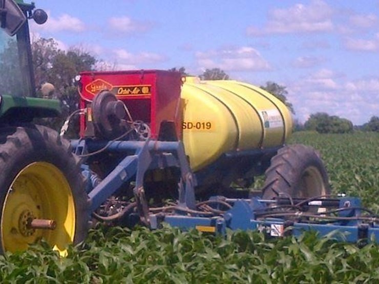 GANDY 6212 AIR SEEDER 10 CUBIC FEET Lot 8, MCEACHREN FARMS AUCTION