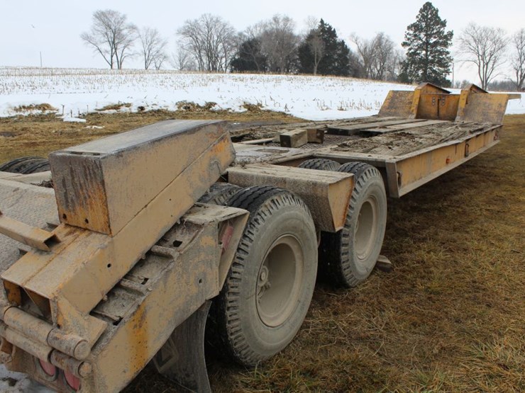 Transport detach trailer, sn UNK, tandem axle, beavertail, ramps, 20