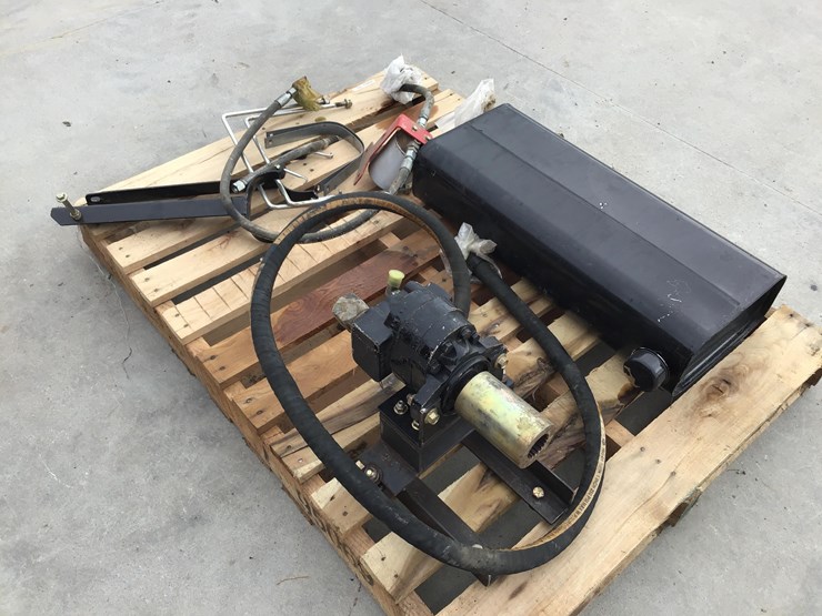 White Planter PTO Hydraulic Pump & Reservoir Lot GF8072, Mar 31
