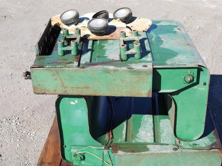 Oliver Fuel Tank Fenders Lot GM6505, Mar 31, 2021 Auction