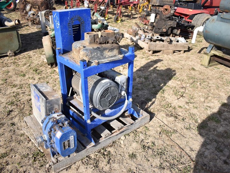 Delaval 7.5 hp vacuum pump Lot 158, Complete Farm Retirement