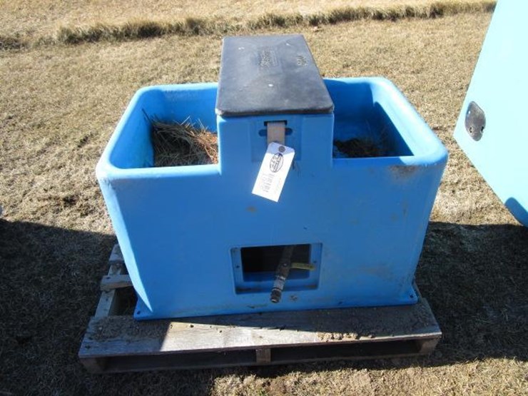 Lil Spring 3100 Waterer Lot 3361, April Mondovi Consignment Auction