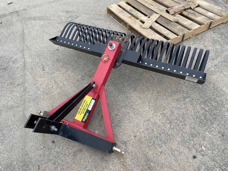 Mahindra 5' Landscape Rake Lot GE0582, Agricultural Equipment, Construction Equipment, Trucks