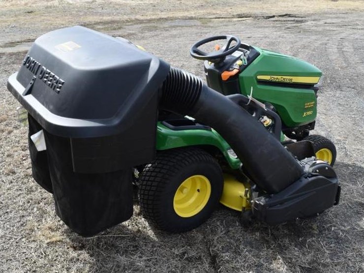 JOHN DEERE x380 Lot 437, (2) John Deere & (2) Gravely Lawn Mowers, 4