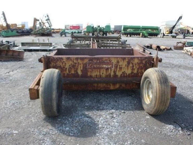 Eversman 2.5yd Pull Type Dirt Pan Lot 2326, Farm, Truck, & Heavy