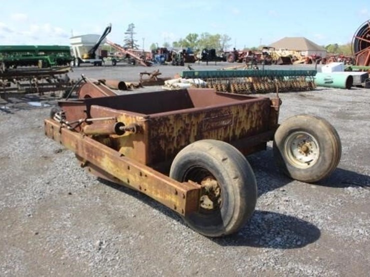 Eversman 2.5yd Pull Type Dirt Pan Lot 2326, Farm, Truck, & Heavy Equipment Auction , 4/16
