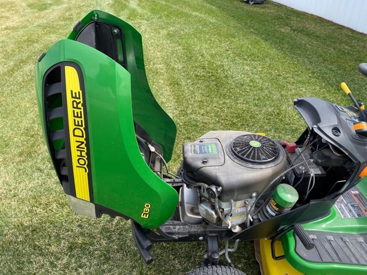 2019 John Deere E130 Riding Lawn Mower Lot GL1764, Agricultural