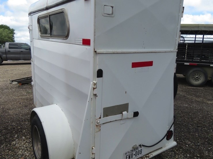 1980 ONE HORSE TRAILER (REGISTRATION PAPER ON HAND AND WILL BE MAILED
