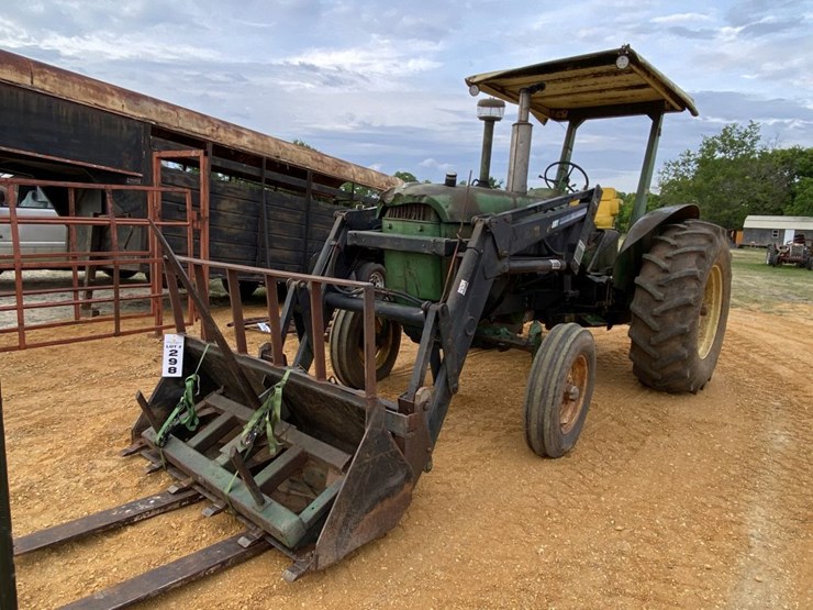 JOHN DEERE 3020 TRACTOR, CANOPY TOP, WITH MEMO FRONT END LOADER Lot