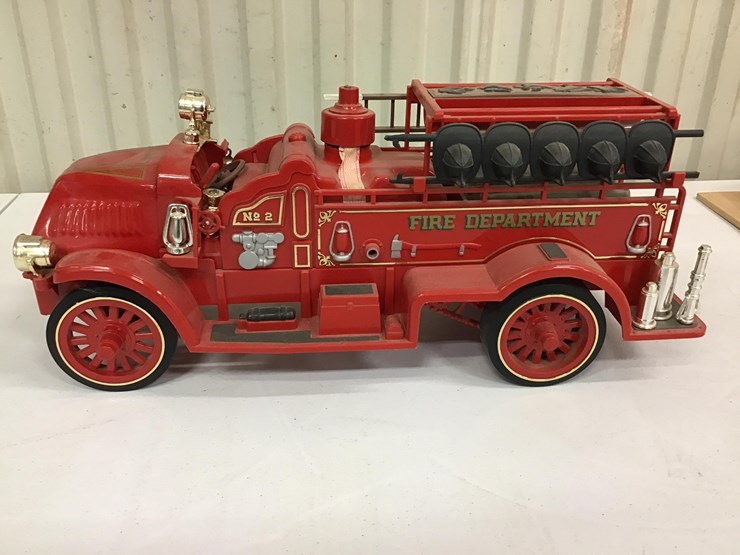 Fire Engine/Truck Whiskey Decanters Lot GS5536, Farm Equipment