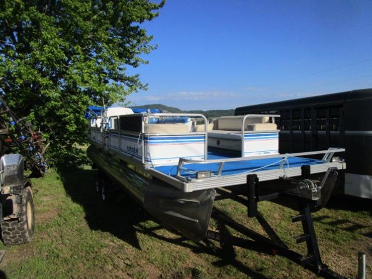 Crest II Pontoon Boat w/Trailer Lot 7, 2021 June Mondovi Consignment