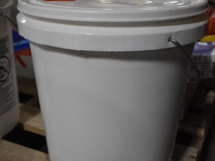 212 • 5 Gallon Pail of Hatfield Lard Lot 212, Large General Contractor Surplus, 6/29/2021