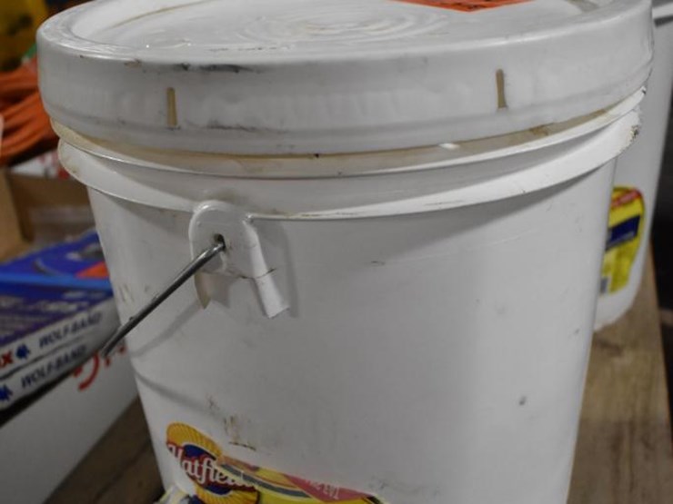 214 • 5 Gallon Pail of Hatfield Lard Lot 214, Large General Contractor Surplus, 6/29/2021