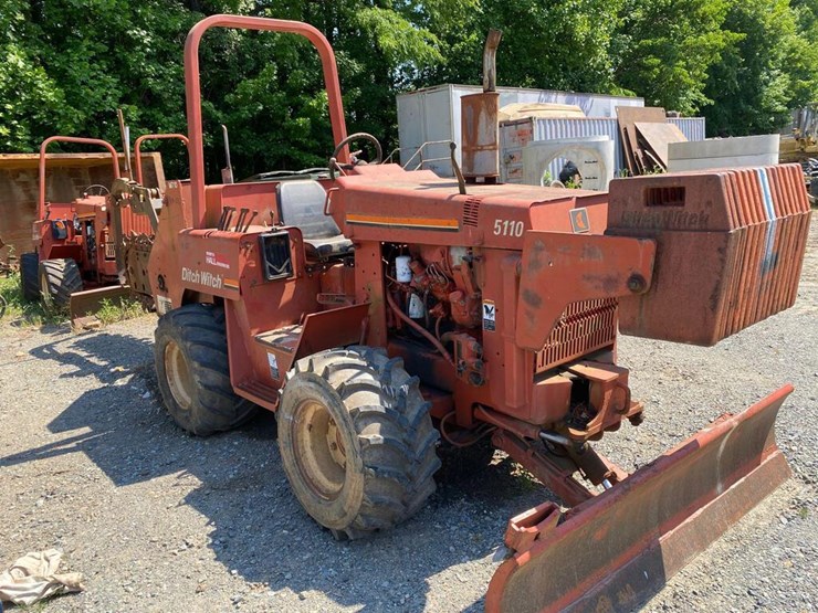 1997 DITCH WITCH 5110 - Lot #723, 2 RING SUMMER EQUIPMENT ...