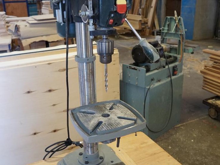 104 • Masterforce 12 in. Bench Drill Press with Laser Lot 104