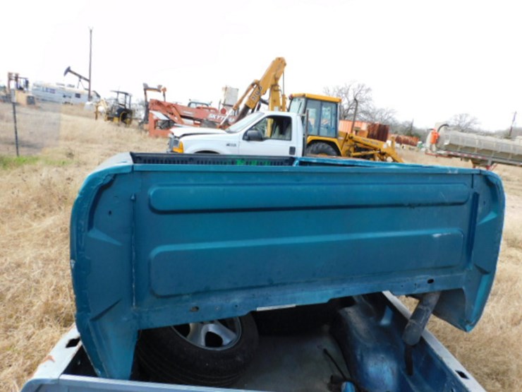 FORD RANGER Truck Bed Lot 1526, AUG. FARM & CONSTRUCTION MACHINERY