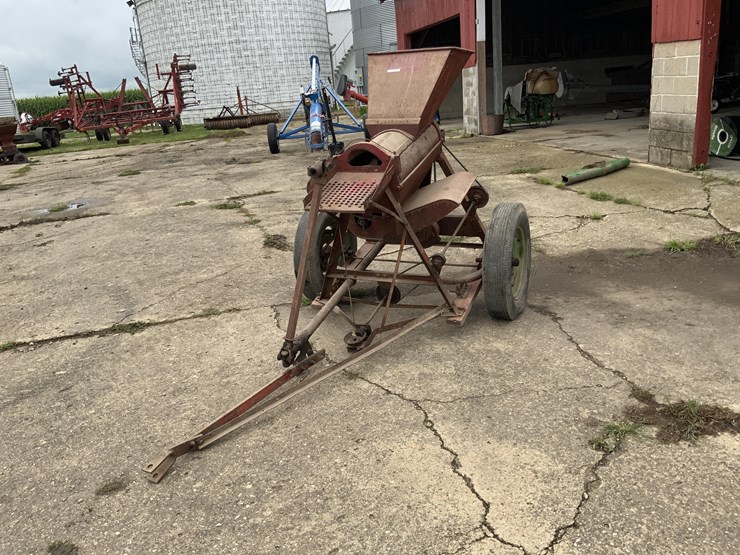 David Bradley 110 Corn Sheller Lot FZ0838, Farm Equipment