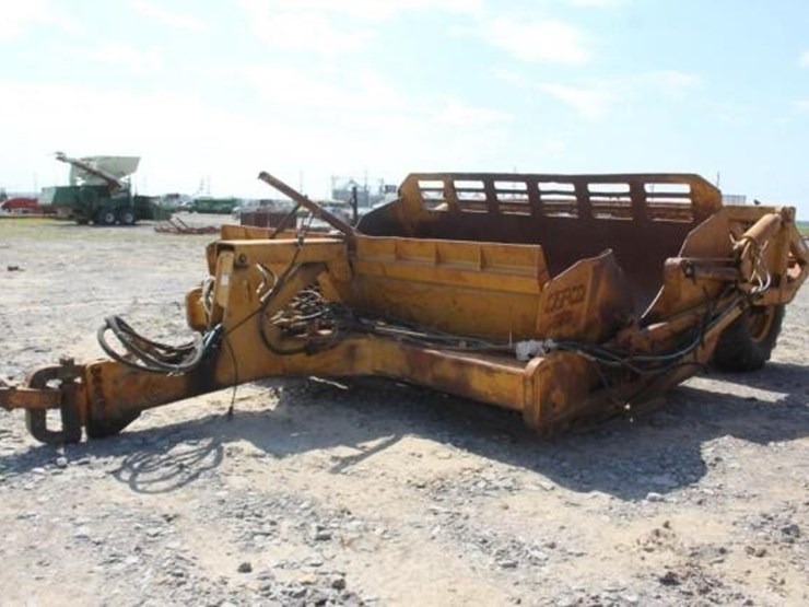 Caterpillar S180 18Yard Pull Type Dirt Pan Scrape Lot 2464, ONLINE