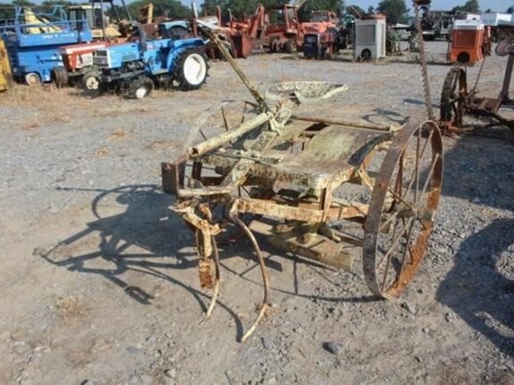 Moline Horse Drawn Corn Stalk Chopper Lot 2126, ONLINEONLY 2Day