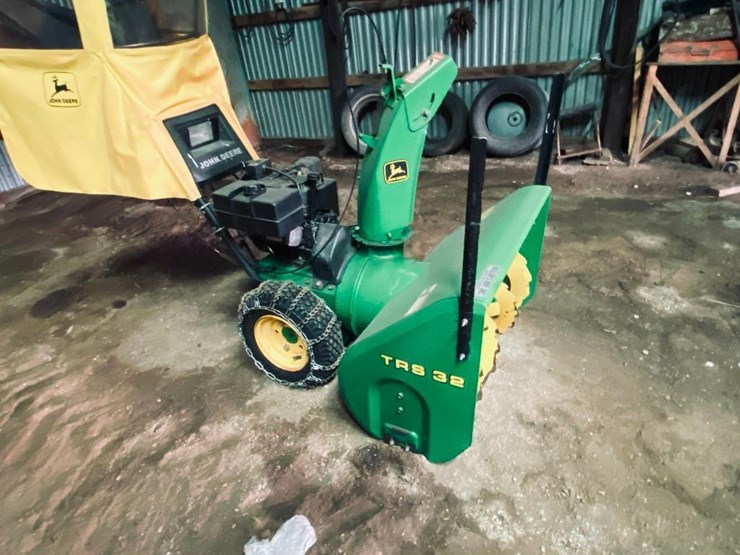 John Deere TRS 32 Snowblower - Lot #6, Keller Estate Machinery Auction ...