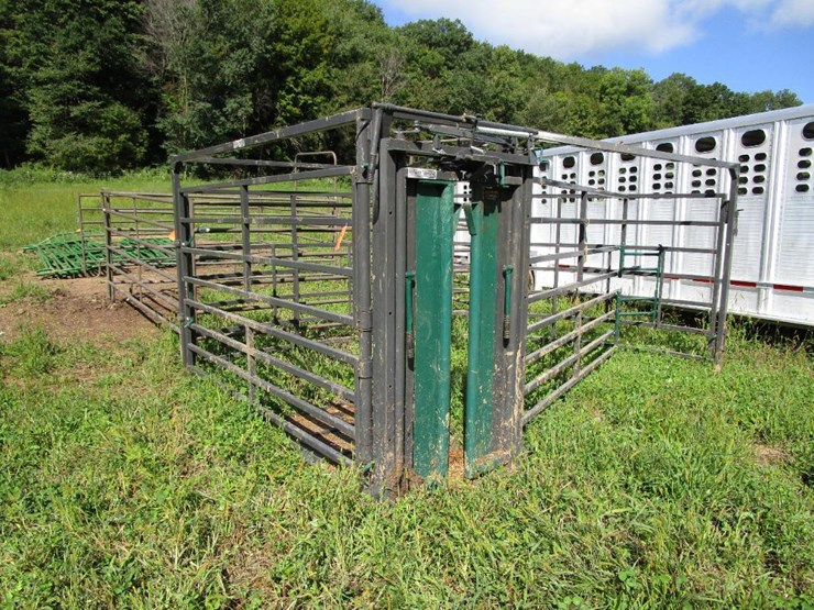 10923 • 2021 Tuff Built Livestock Gates Lot 10923, Farm Retirement