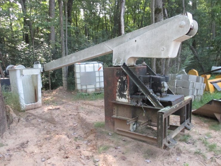 8927 • Skid Steer Mounted Man Basket Lot 8927, Excavating Equipment