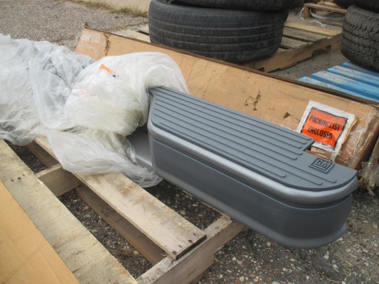 CHEVROLET S10 Pickup Rear Bumper Lot 10223, Gunderson Shop Tools and