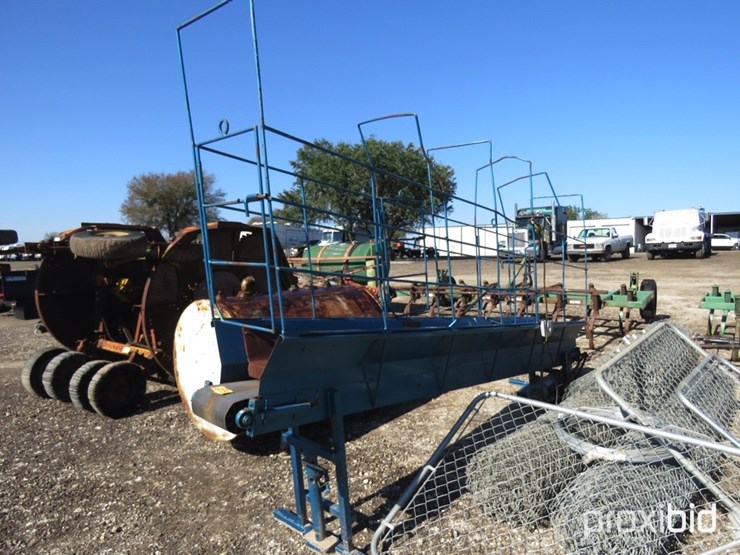 LAMB TREADMILL Lot 915, Area Famer Liquidation, 11/13/2021, Anton