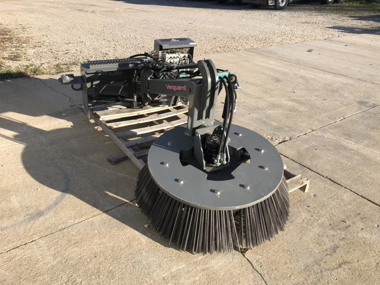 Vanguard Skid Steer Hydraulic Gutter Broom Lot FT1938, Farm
