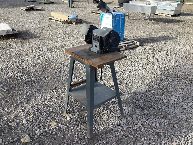 Craftsman 257 Bench Grinder Lot GZ0604, Farm Equipment, Construction